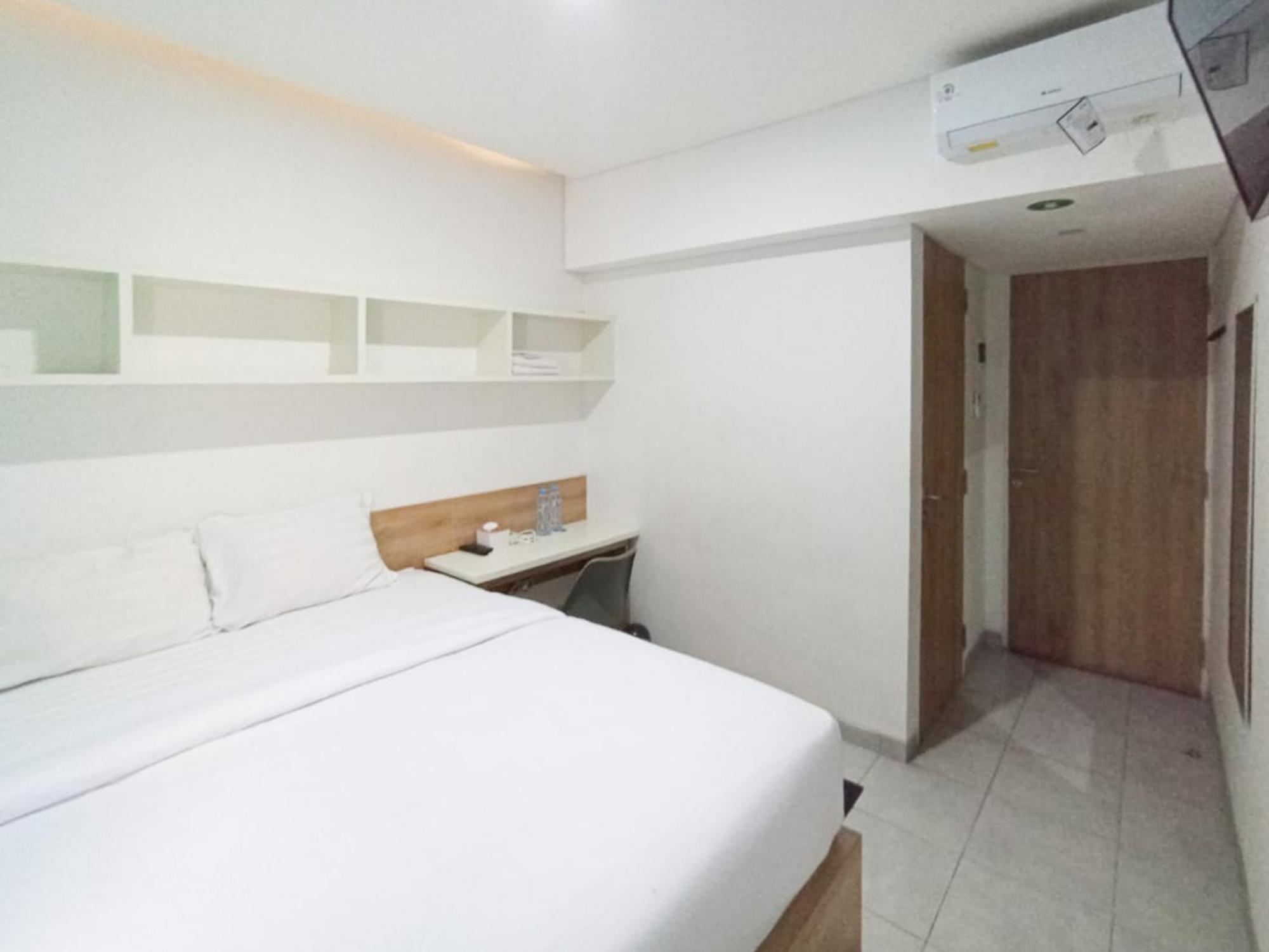 Hotel Ofo Kost Premium Kampung Inggris Pare Syariah Mitra Reddoorz Exterior foto