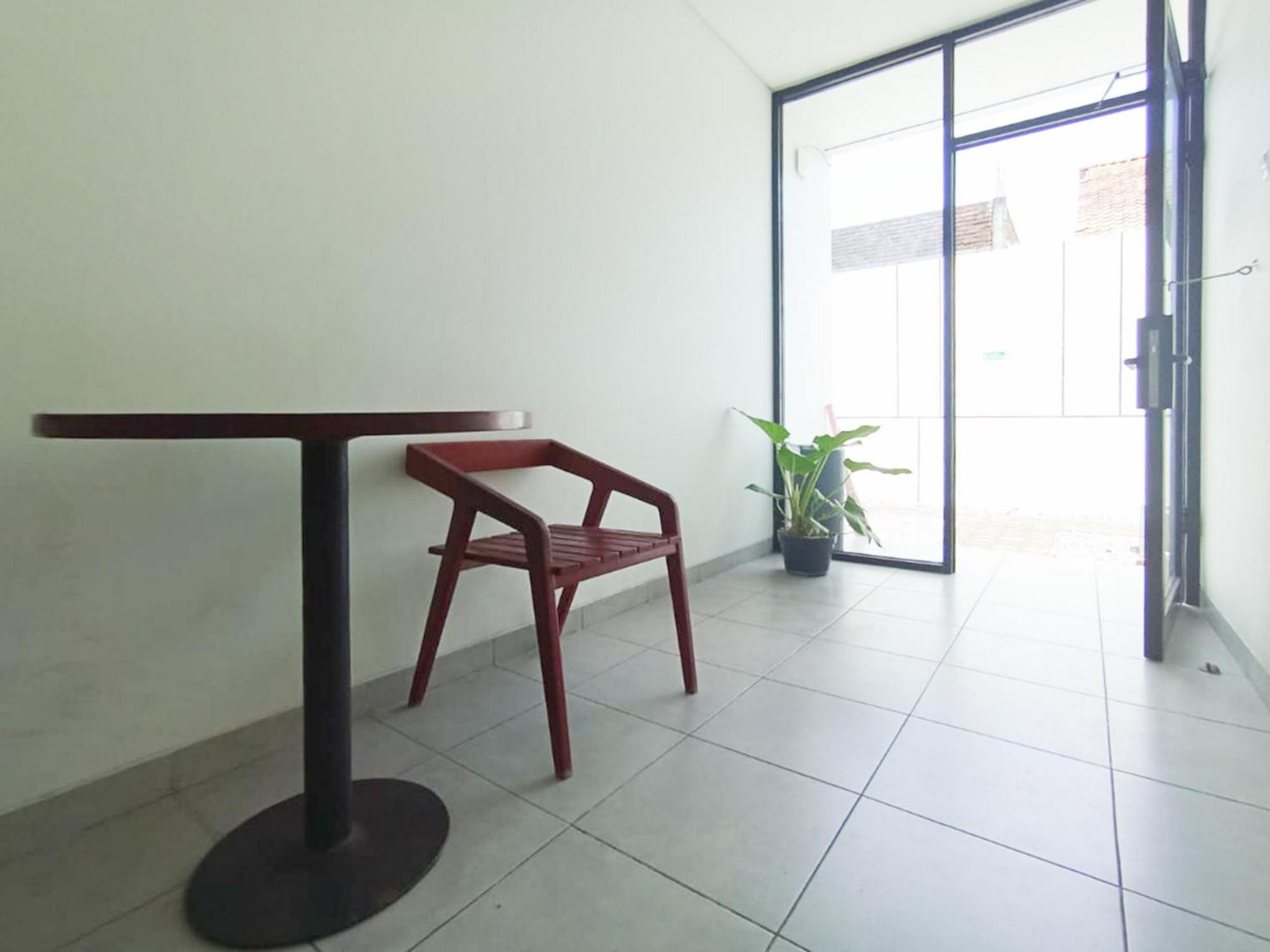 Hotel Ofo Kost Premium Kampung Inggris Pare Syariah Mitra Reddoorz Exterior foto